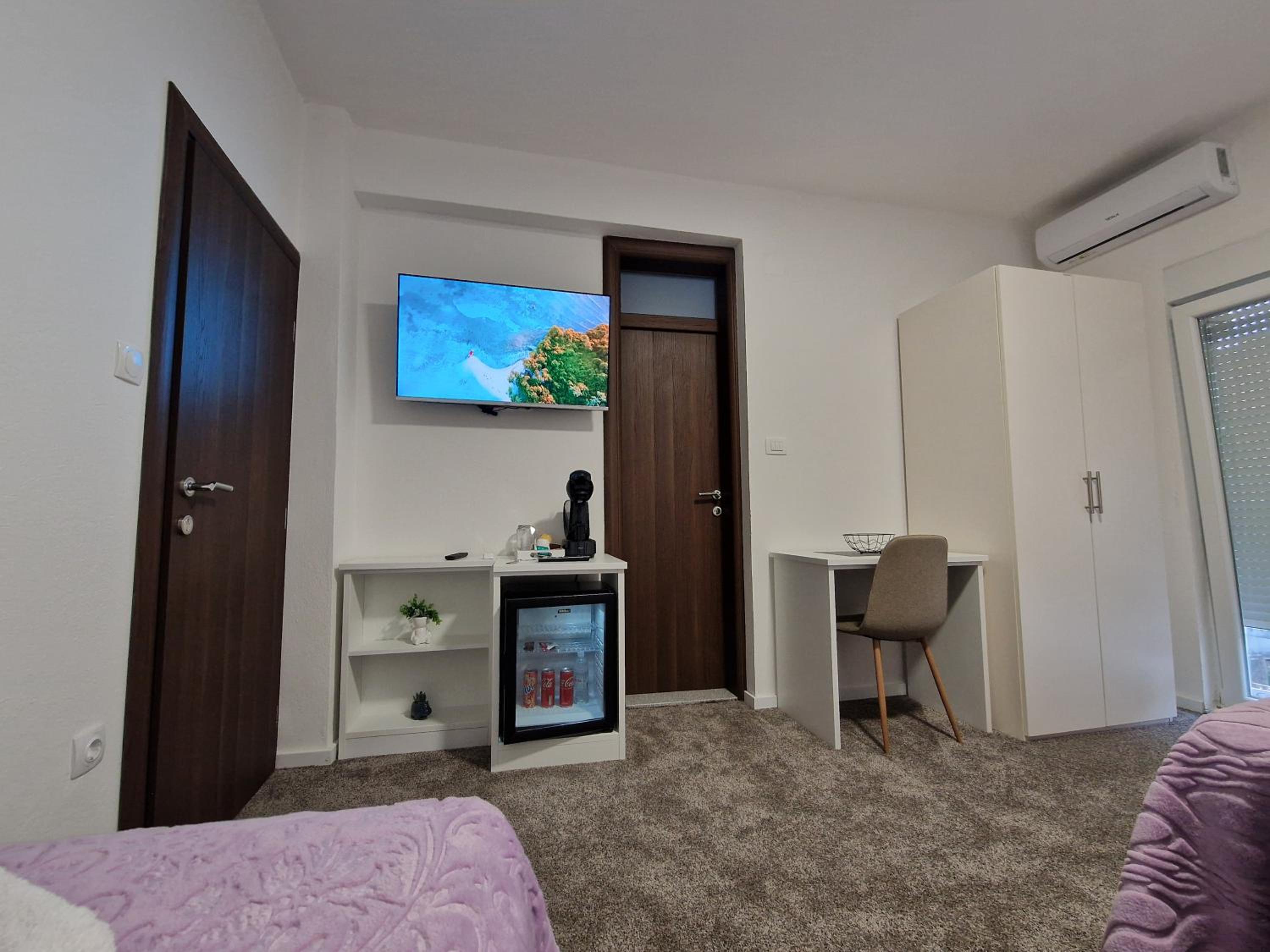 Apartments Miš