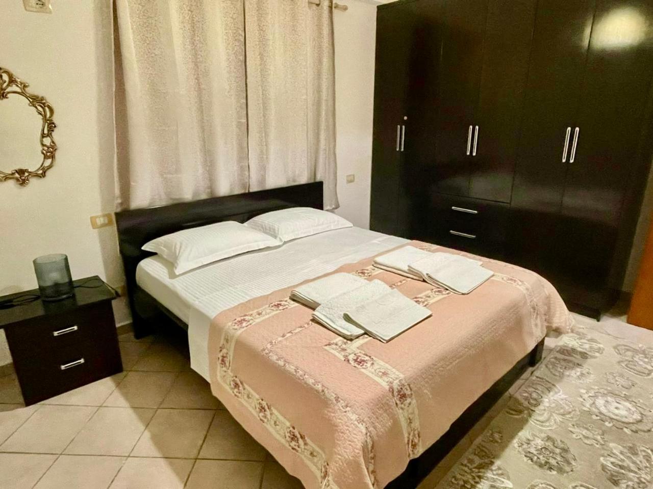 Onhezmi Apartment