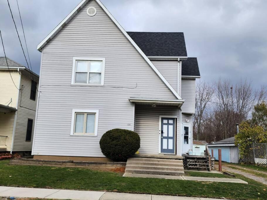 Downtown Lima 1 Bdrm Haven!