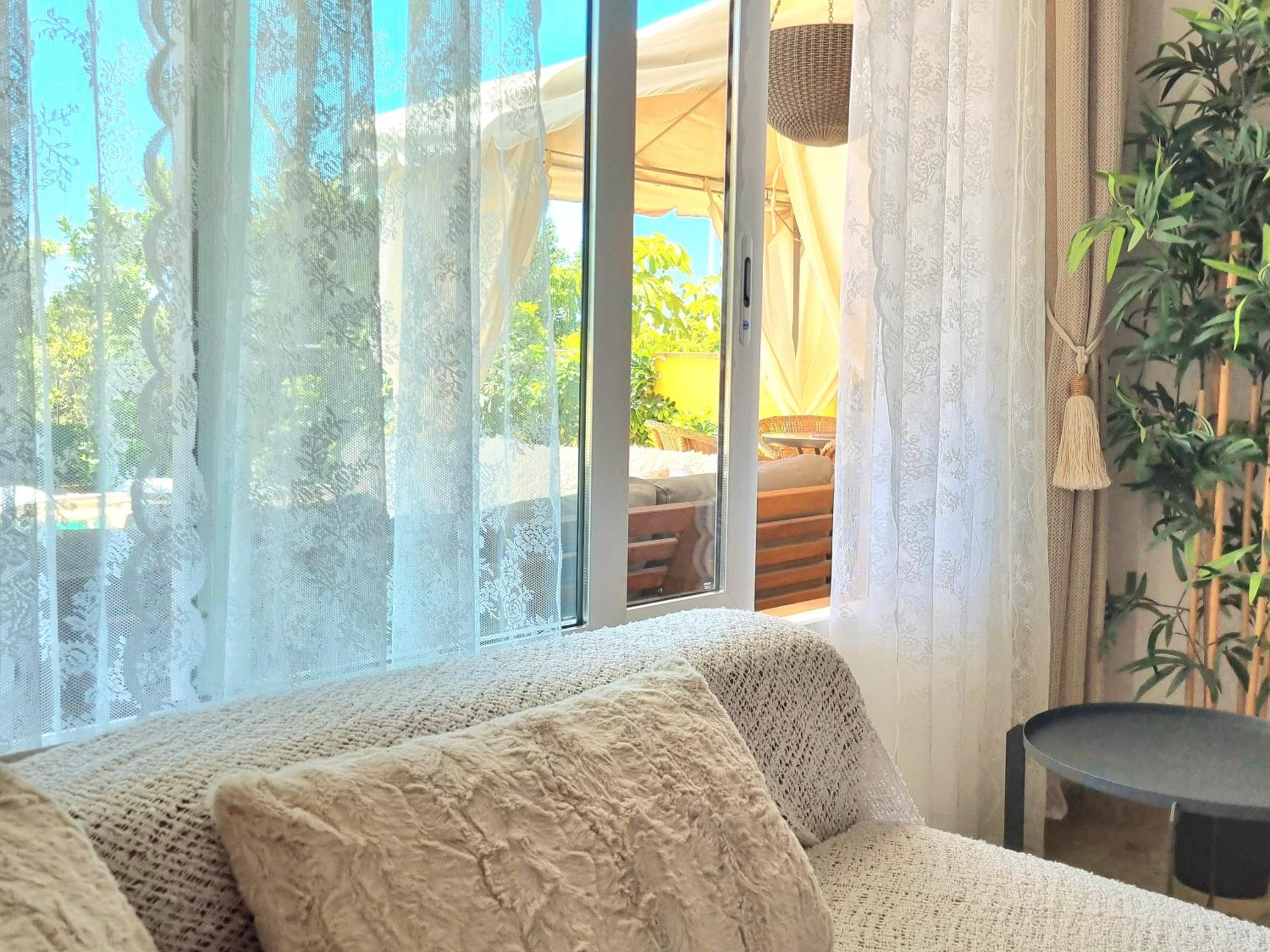 Charming Apartment with a Cozy Terrace photo 4