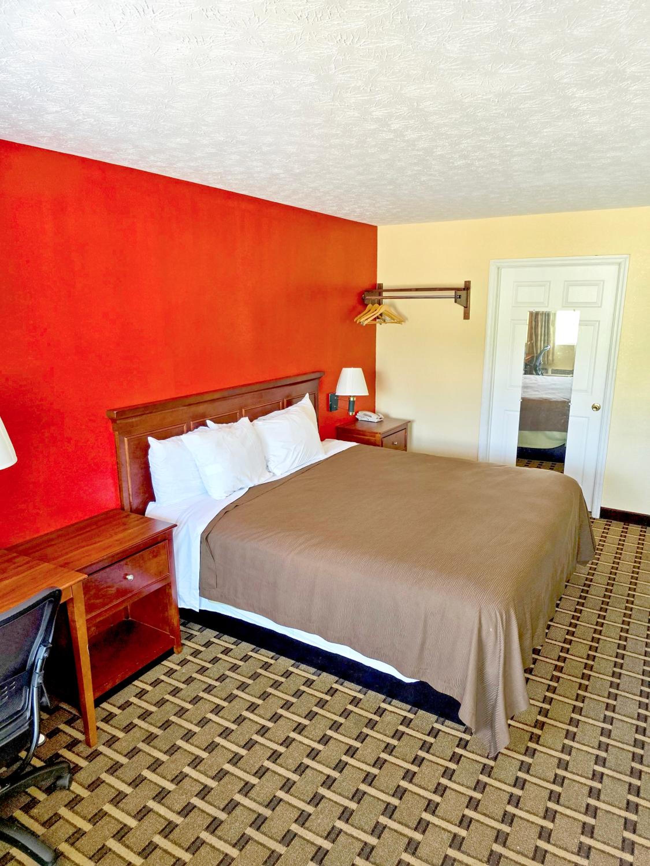 Garden Inn and Suites near Callaway Gardens Pine Mountain - Property Image 20