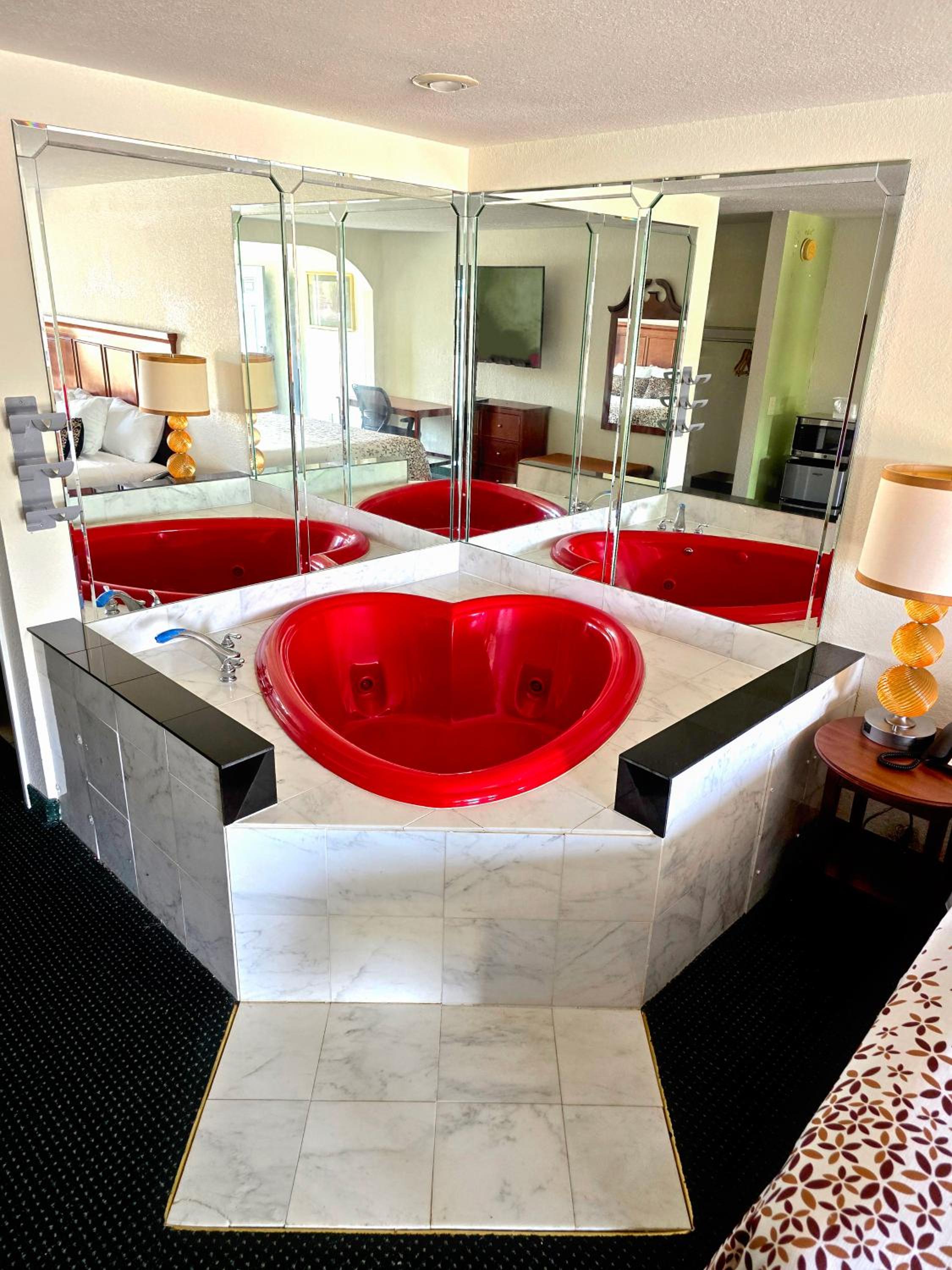 Garden Inn and Suites near Callaway Gardens Pine Mountain - Property Image 6