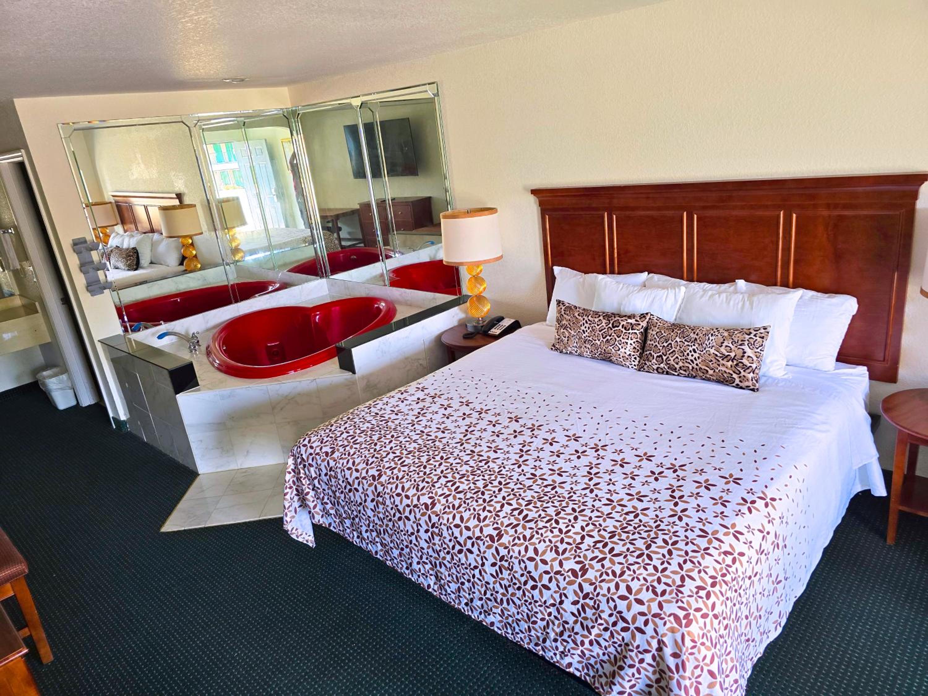 Garden Inn and Suites near Callaway Gardens Pine Mountain - Property Image 8