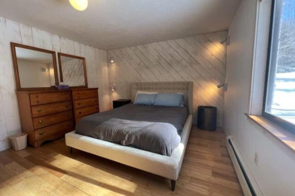 Bluebird Cottage - Large all season getaway view 5