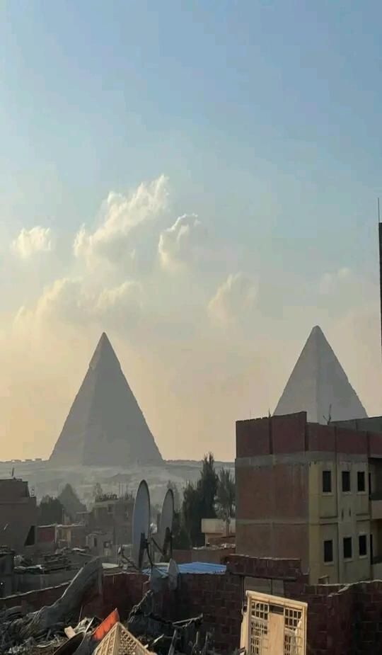 Pyramids madnis