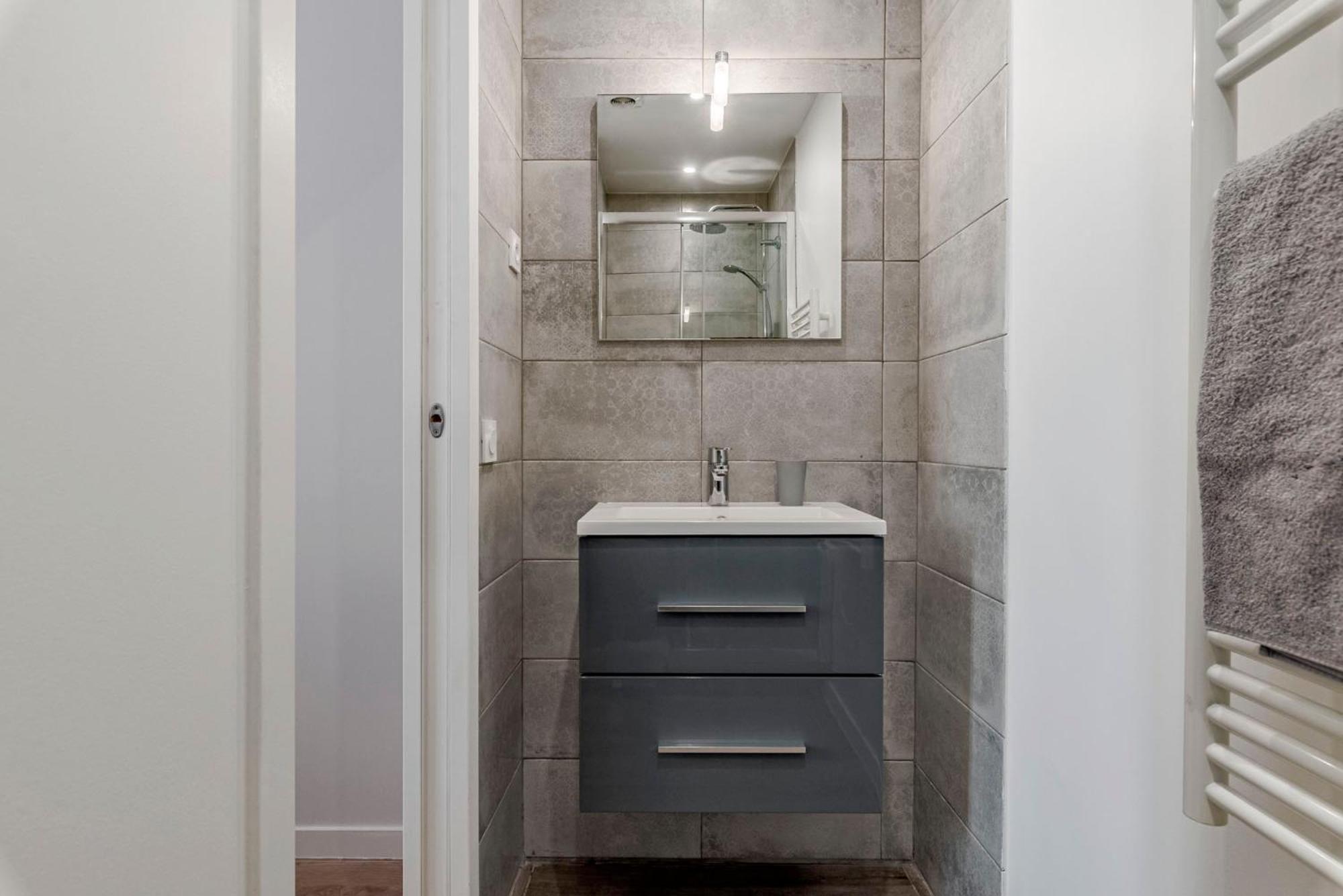 Fabulous Central 2BR - Prime Location, Walk to Croisette & Palais - By Totolulu Cannes Yellow Corner