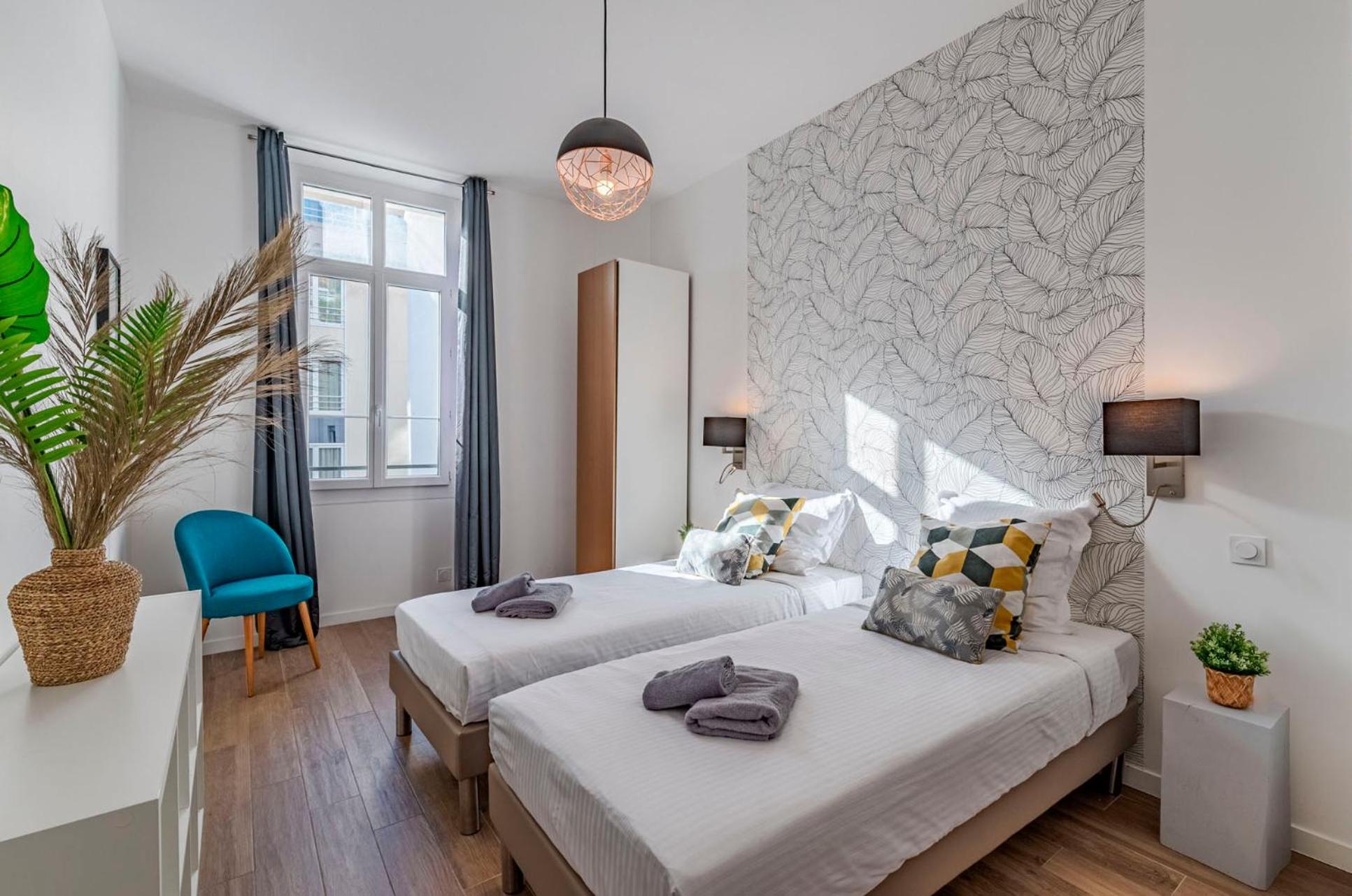 Fabulous Central 2BR - Prime Location, Walk to Croisette & Palais - By Totolulu Cannes Yellow Corner