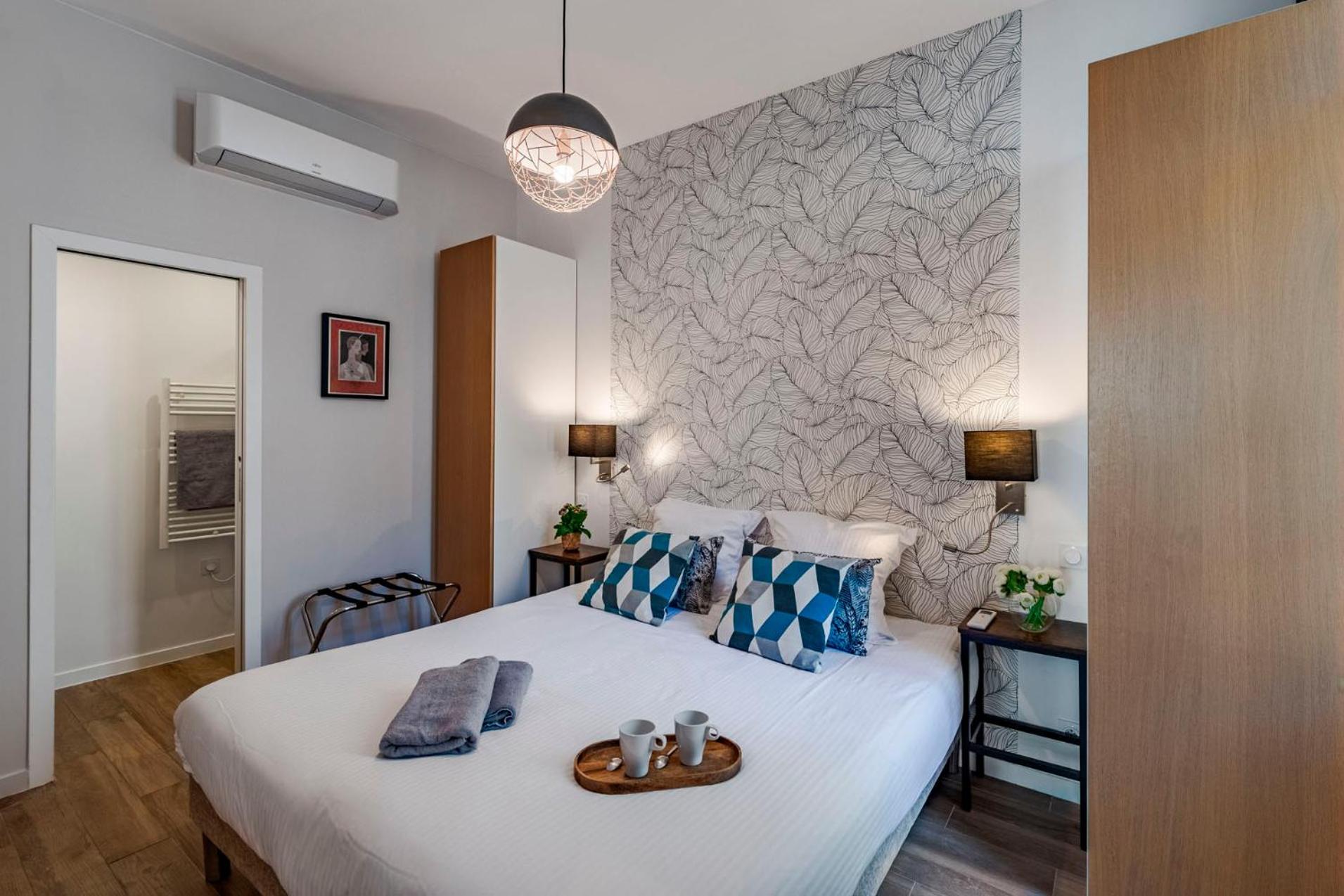 Fabulous Central 2BR - Prime Location, Walk to Croisette & Palais - By Totolulu Cannes Yellow Corner