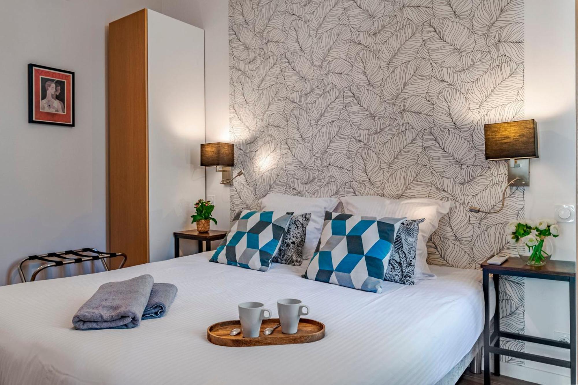 Fabulous Central 2BR - Prime Location, Walk to Croisette & Palais - By Totolulu Cannes Yellow Corner