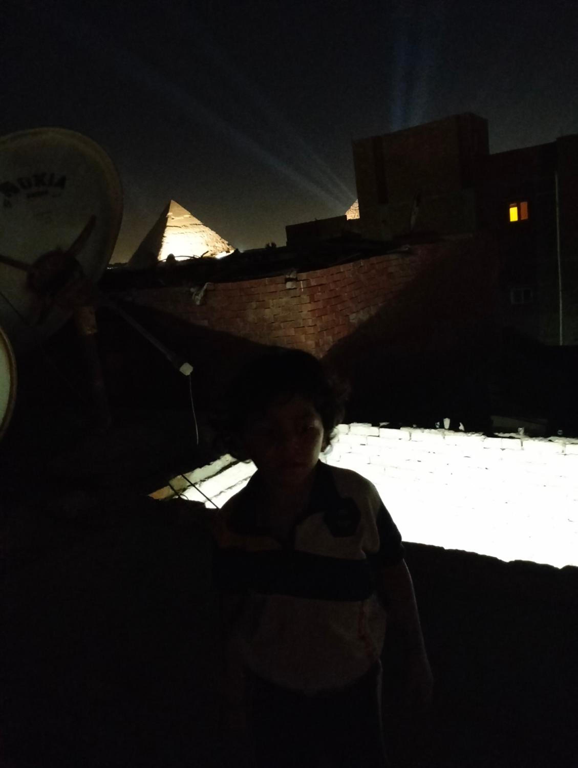 Pyramids madnis