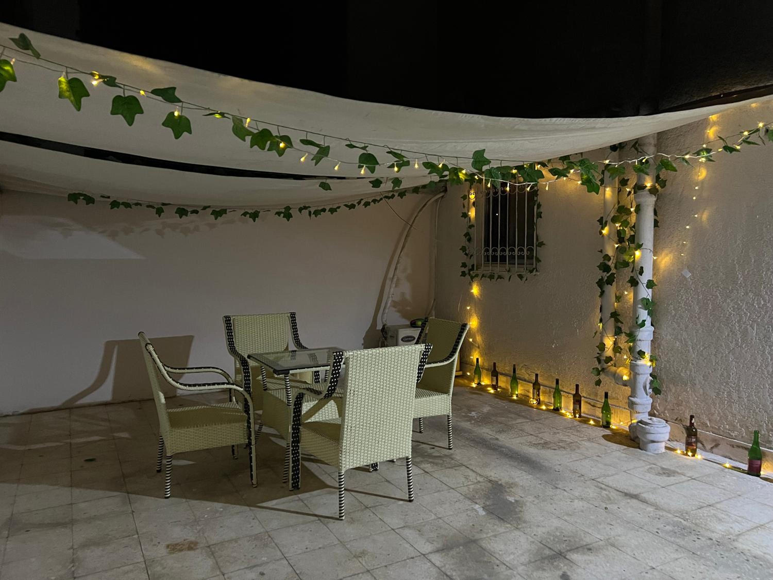 Room1 Degla 3br apt for singles and couples.