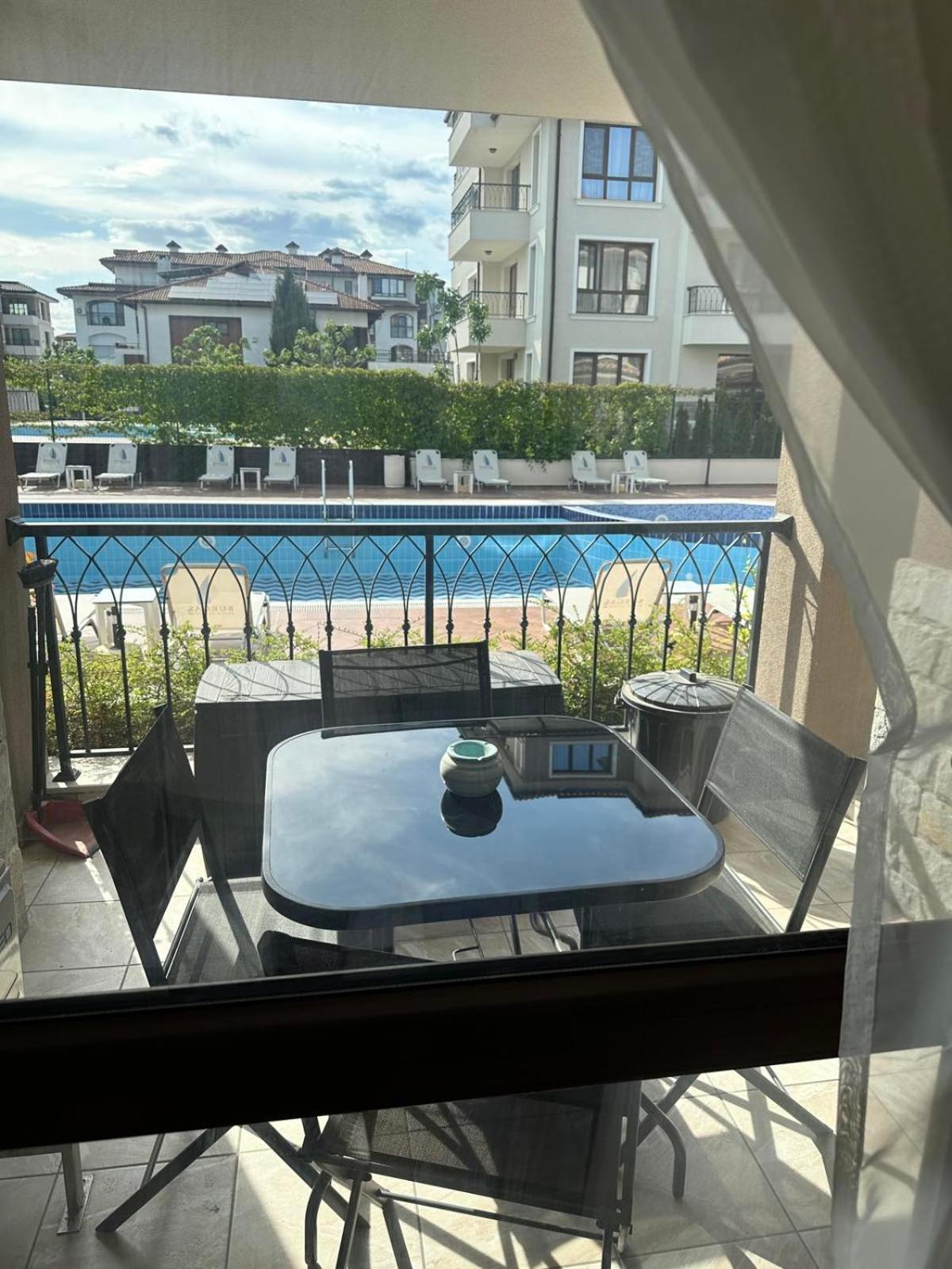Pool apartment on the beach