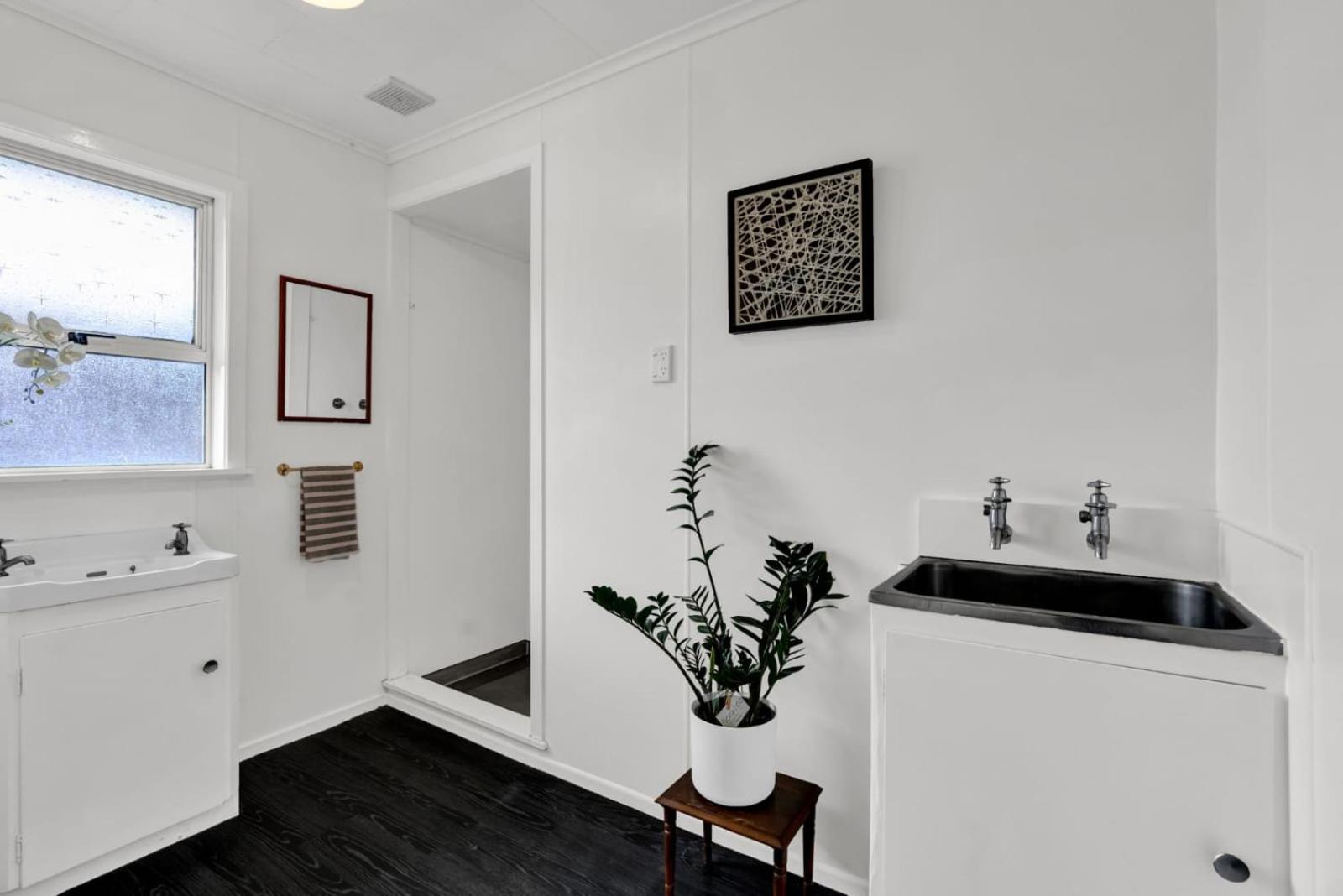 Beachy Breezes City Pleases Explore New Plymouth - Entire Studio
