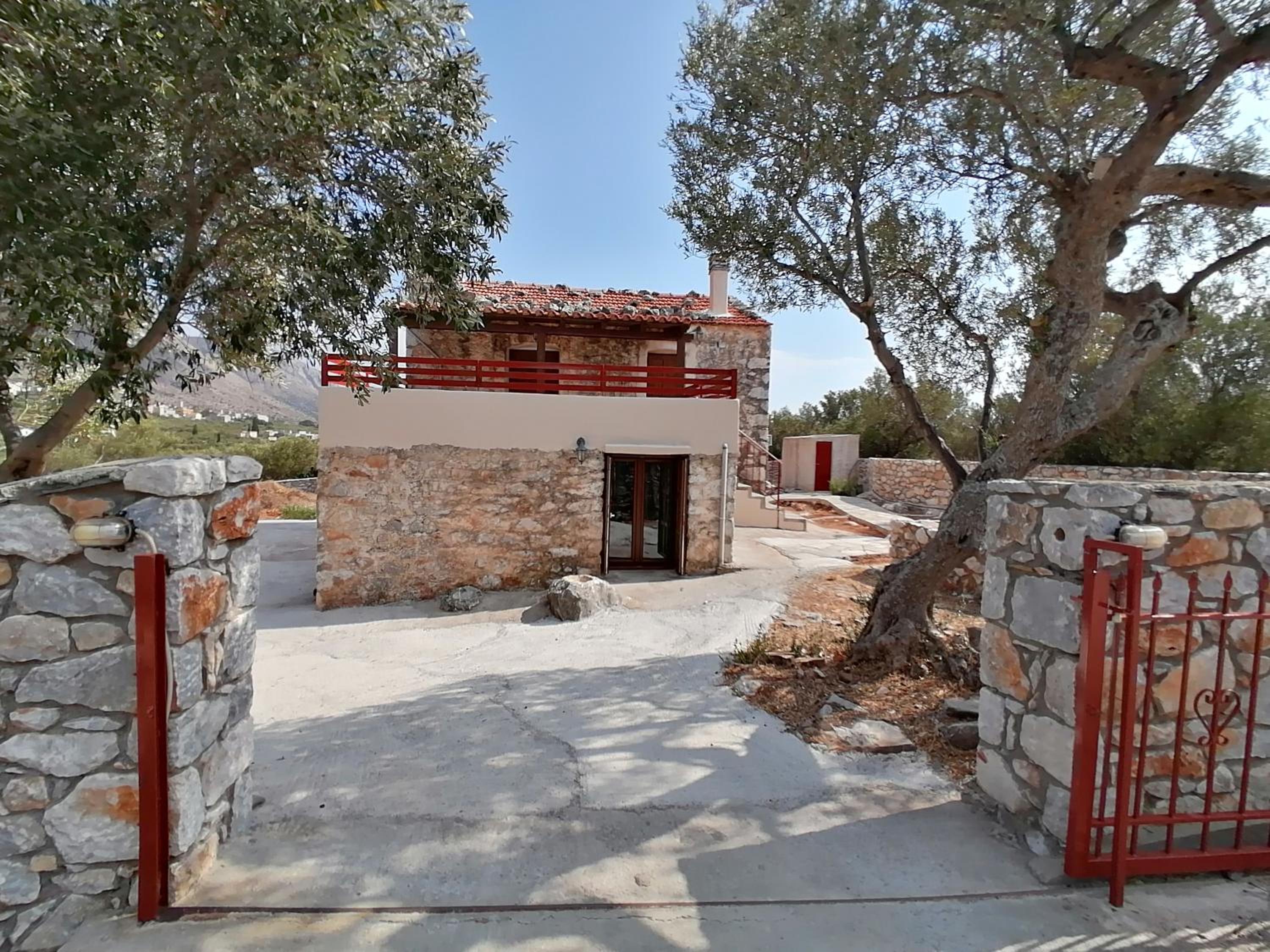 Xemoni House