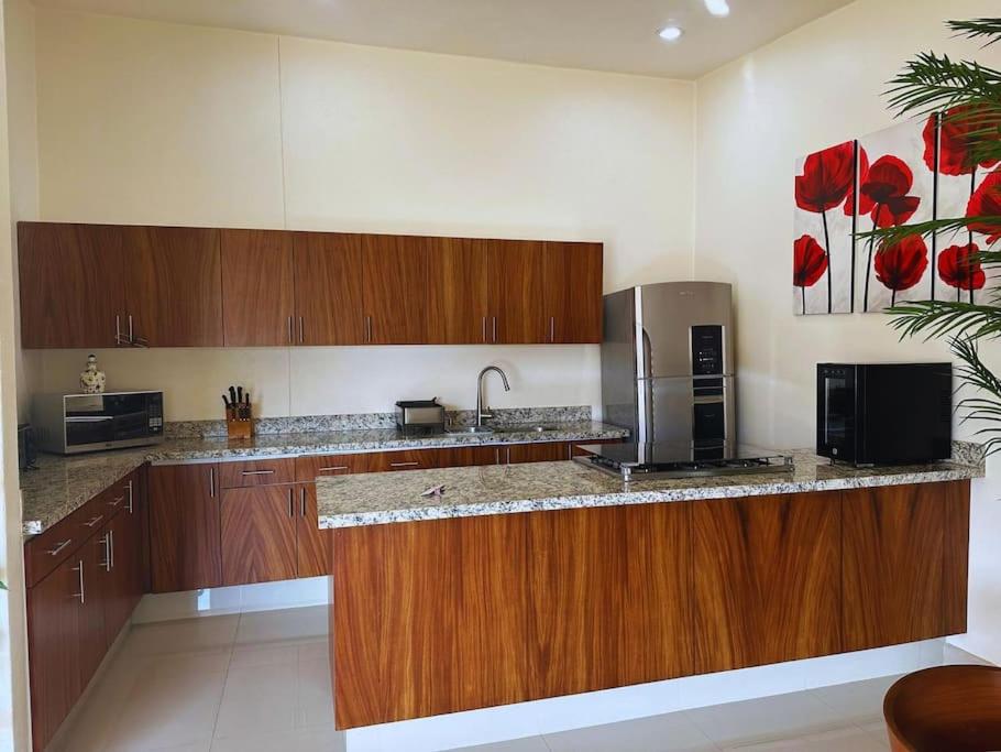 2BR condo in excellent location next to the beach view 2