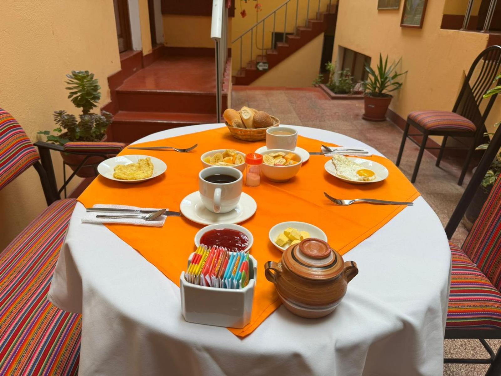 HOSTAL HUAYNA HOUSE GO view 4