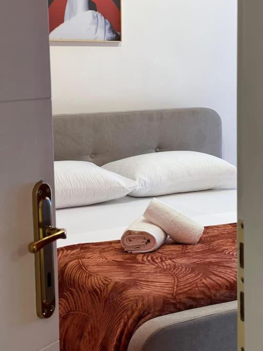 Emilio's Apartments Astir