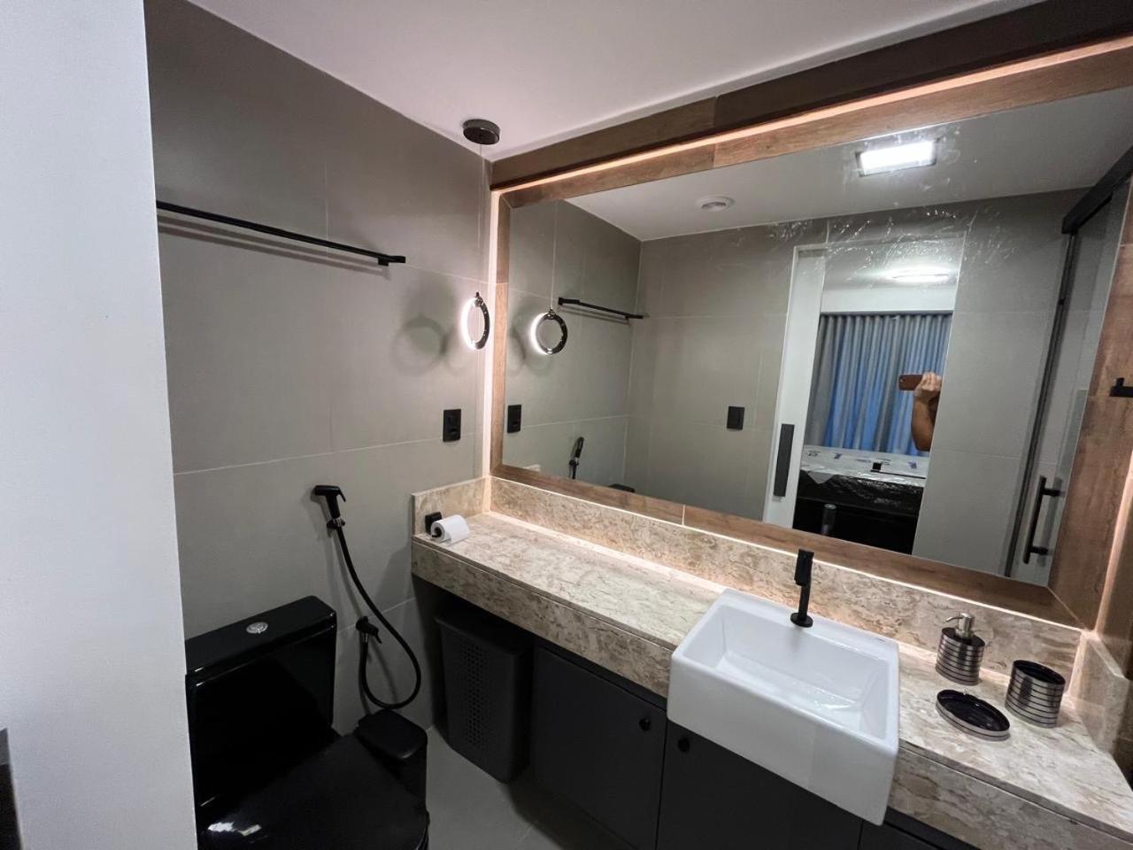 Apt quarto e sala moderno vista mar
