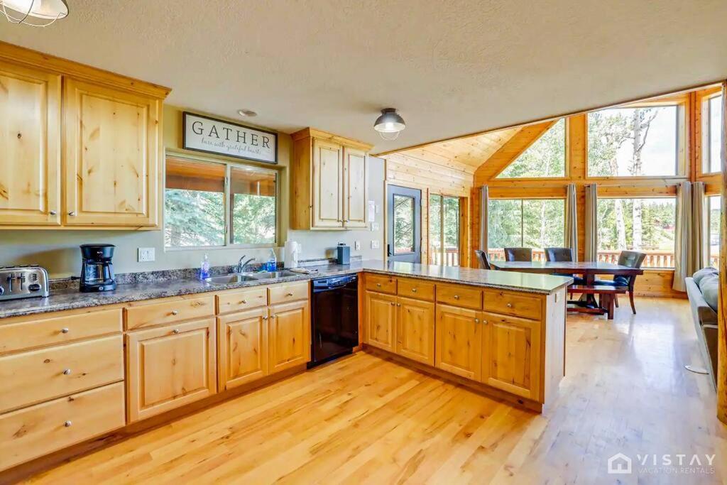 Strawberry Valley Villa -Stunning Views and Hot Tub view 4