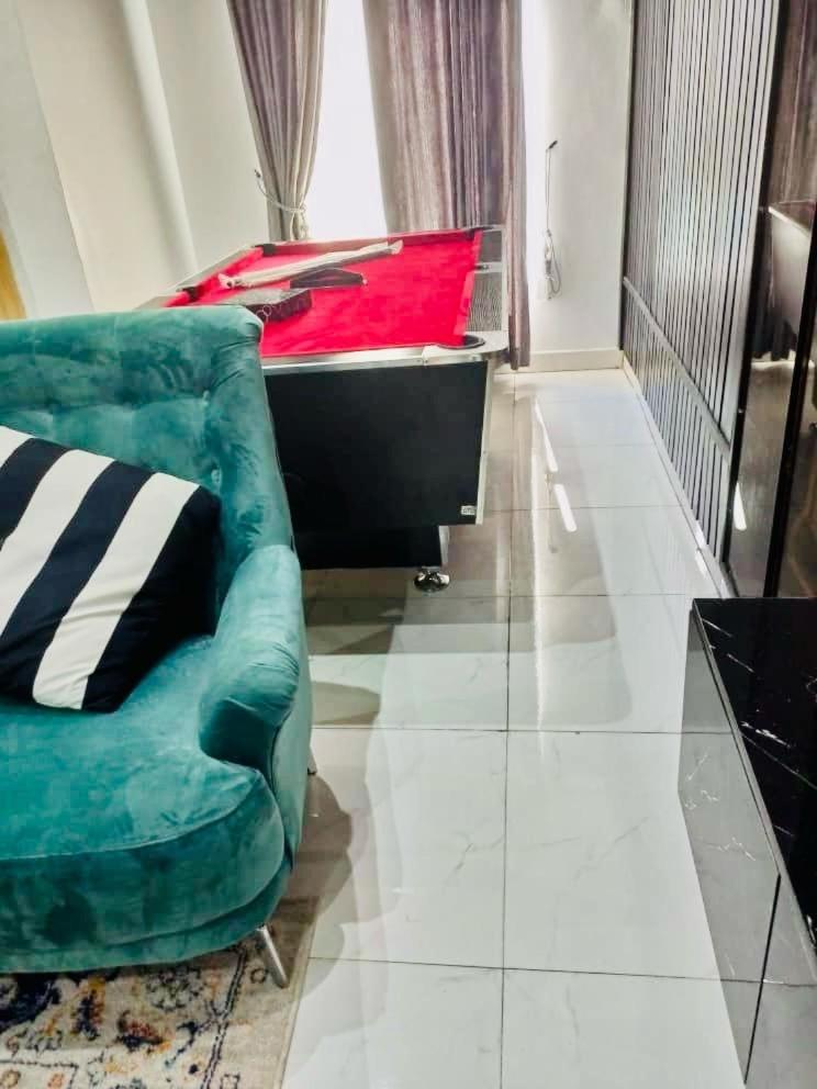 Luxury 4 Bedroom house with Swimming pool view 3