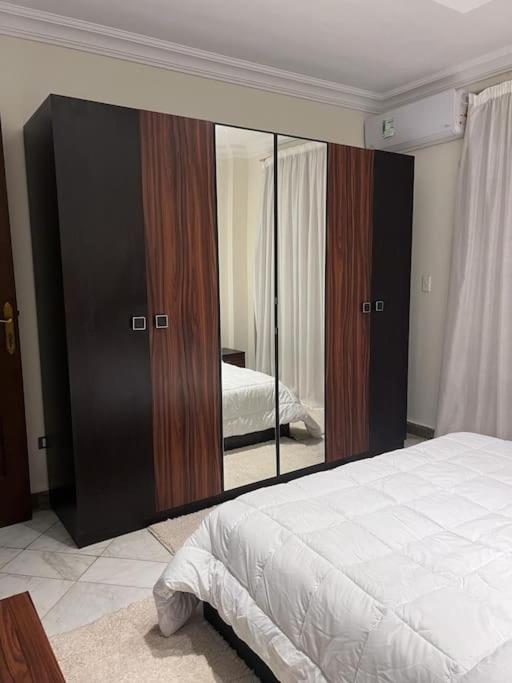 Prime location Apt with garden