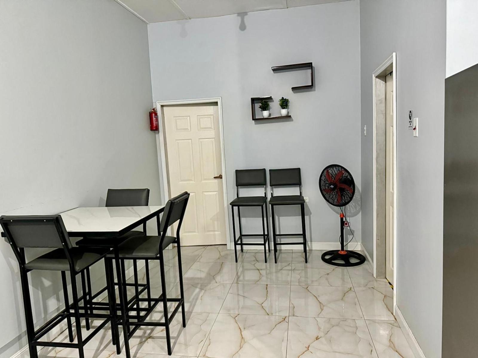 Piarco Airport Guest House view 4