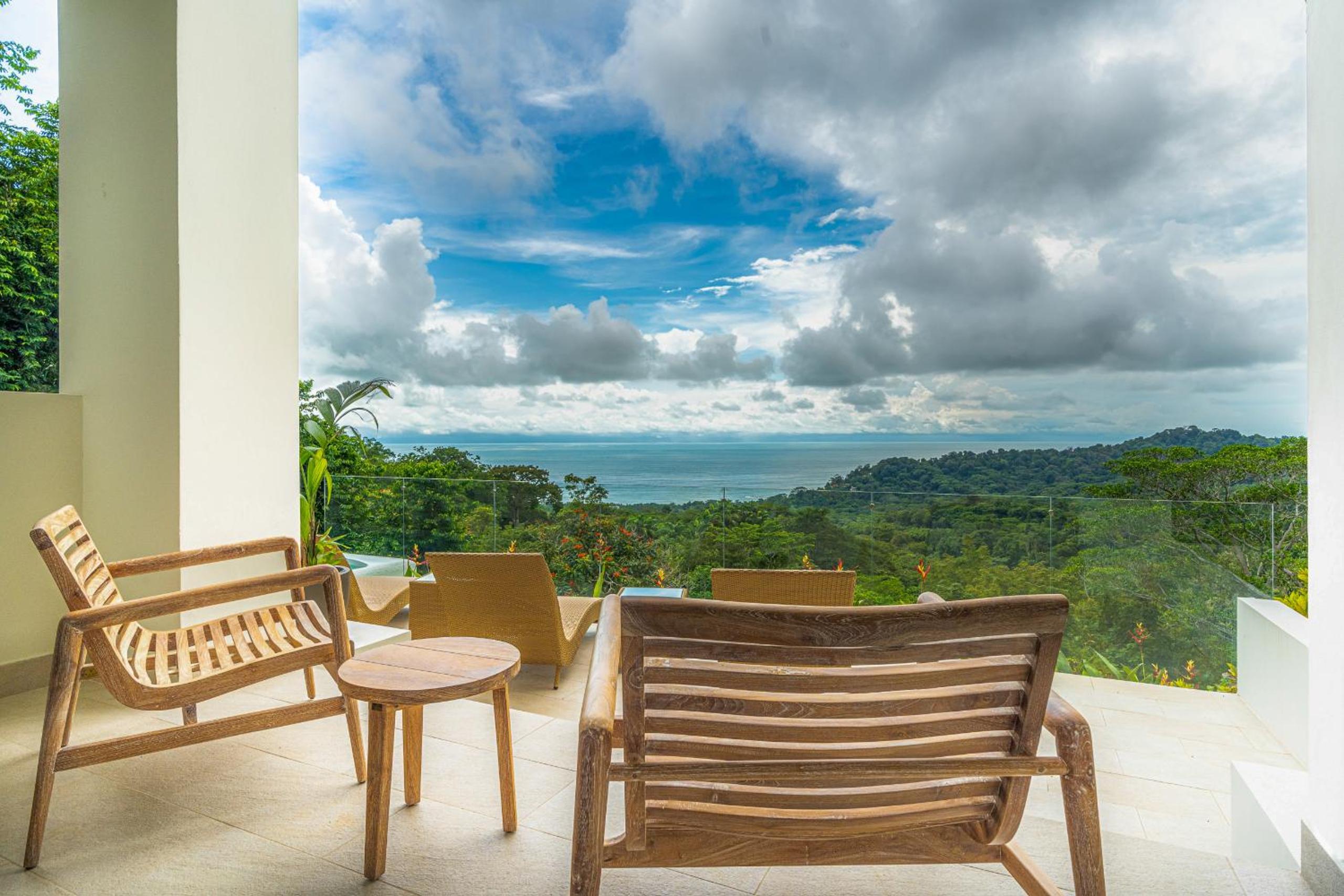 Casa Frenchie with Private Guesthouse - by Pura Villas