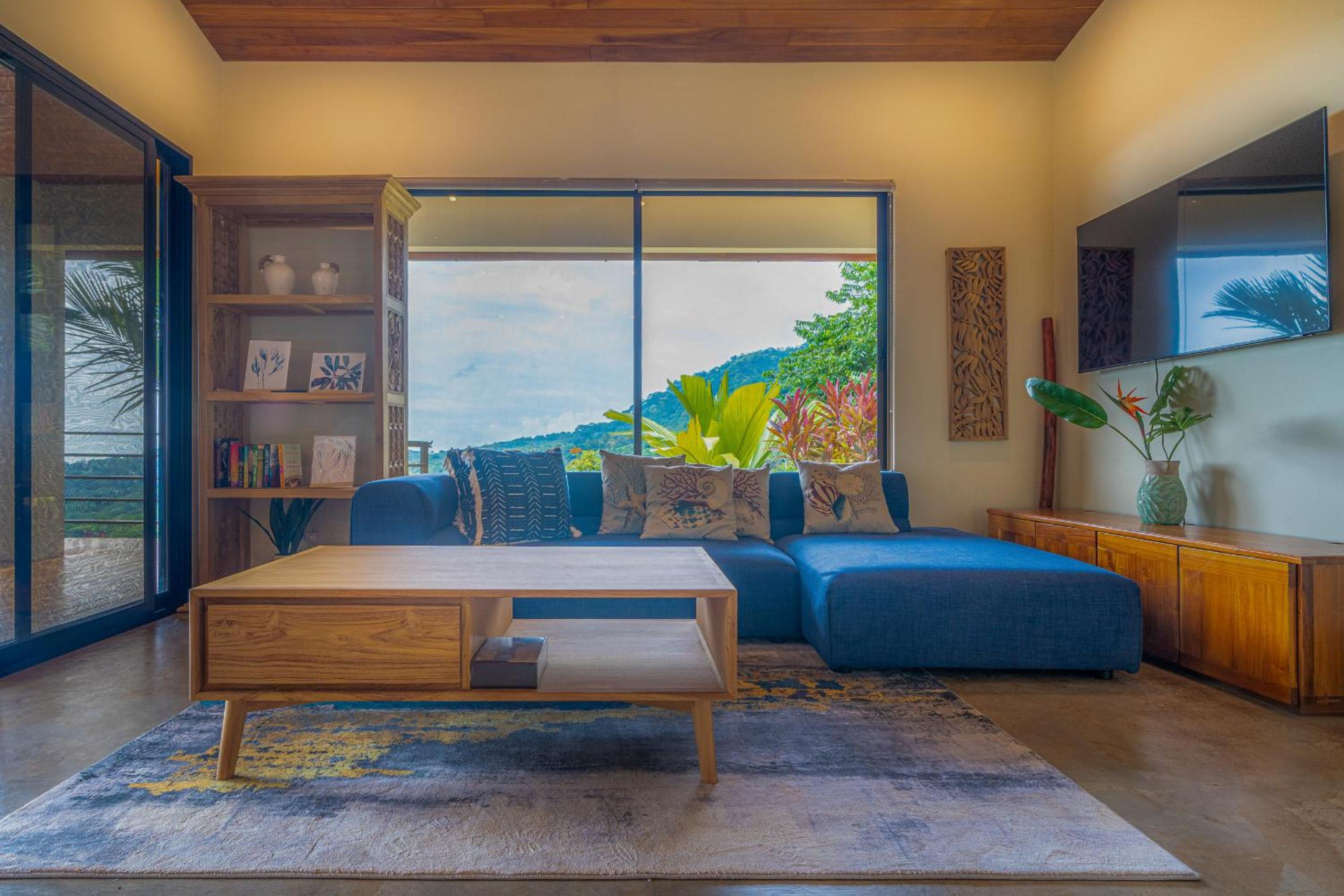 Casa Frenchie with Private Guesthouse - by Pura Villas