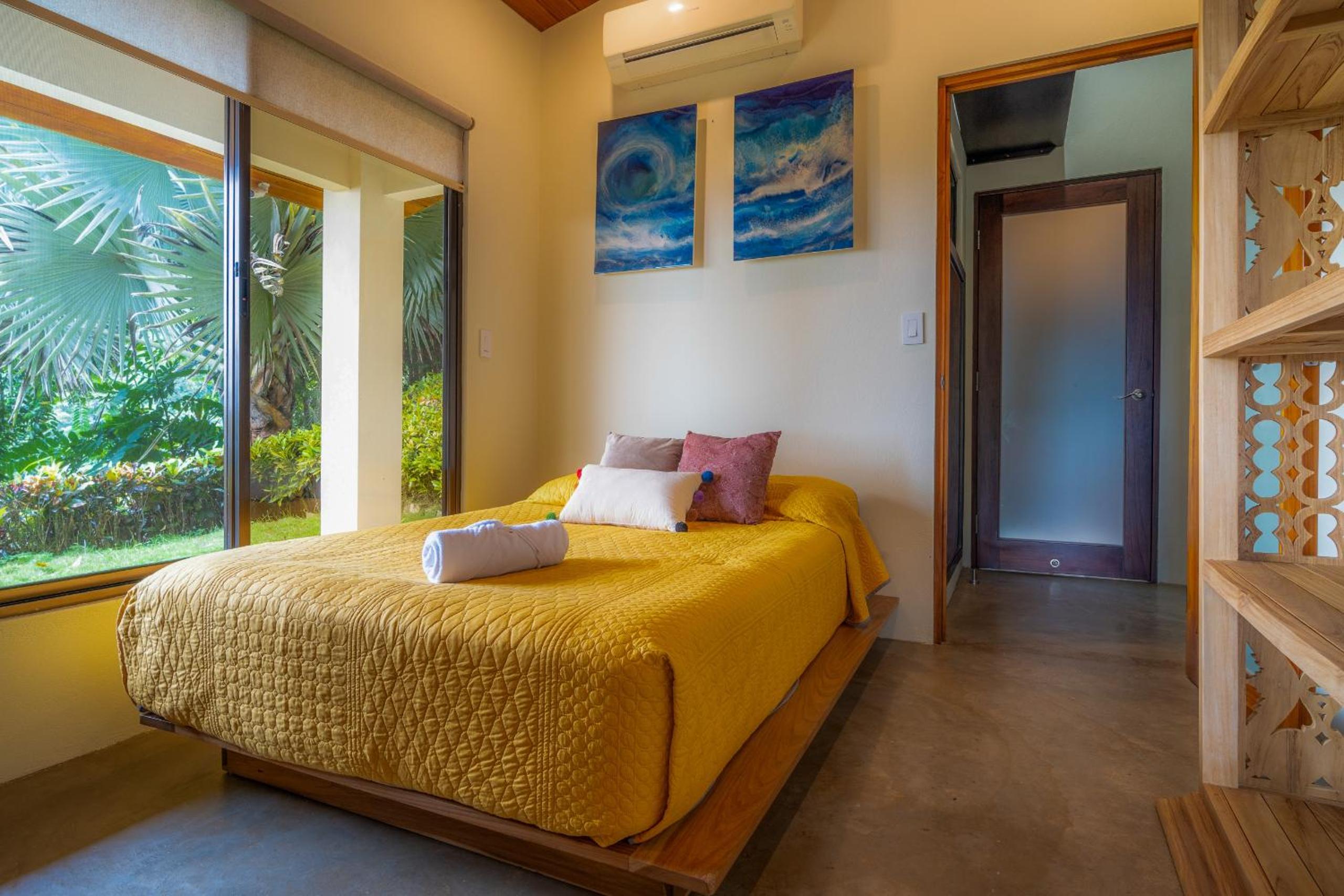 Casa Frenchie with Private Guesthouse - by Pura Villas