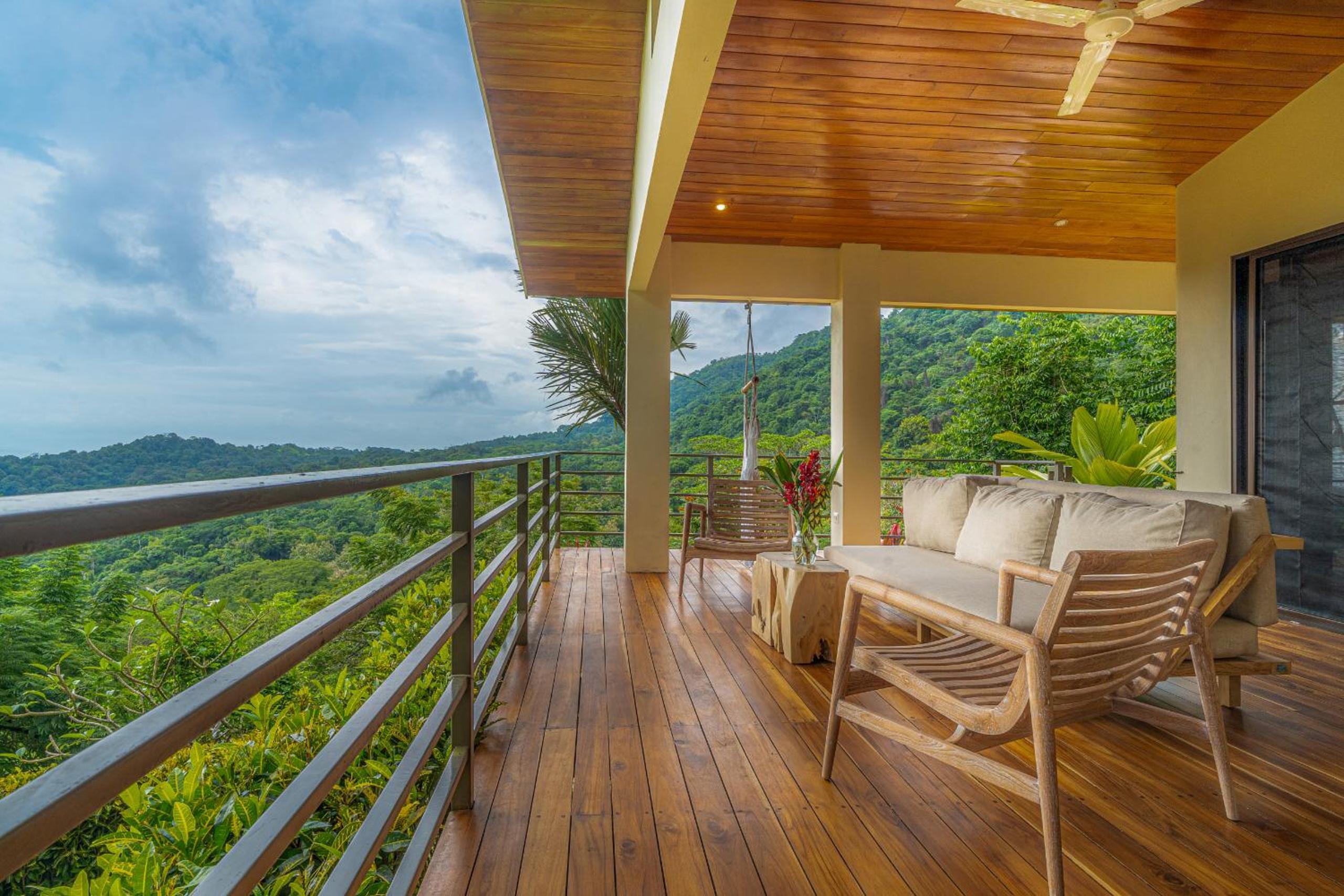 Casa Frenchie with Private Guesthouse - by Pura Villas