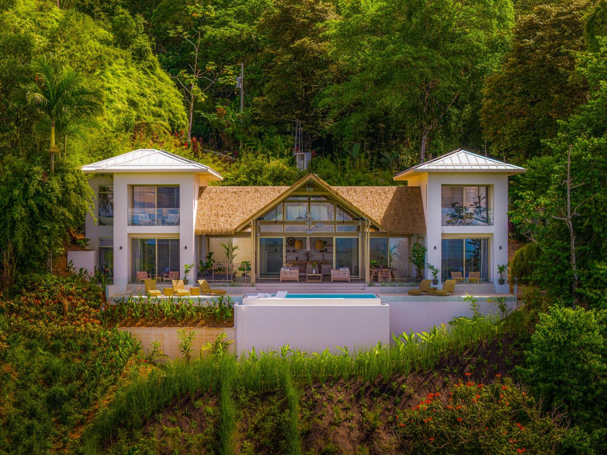 Casa Frenchie with Private Guesthouse - by Pura Villas