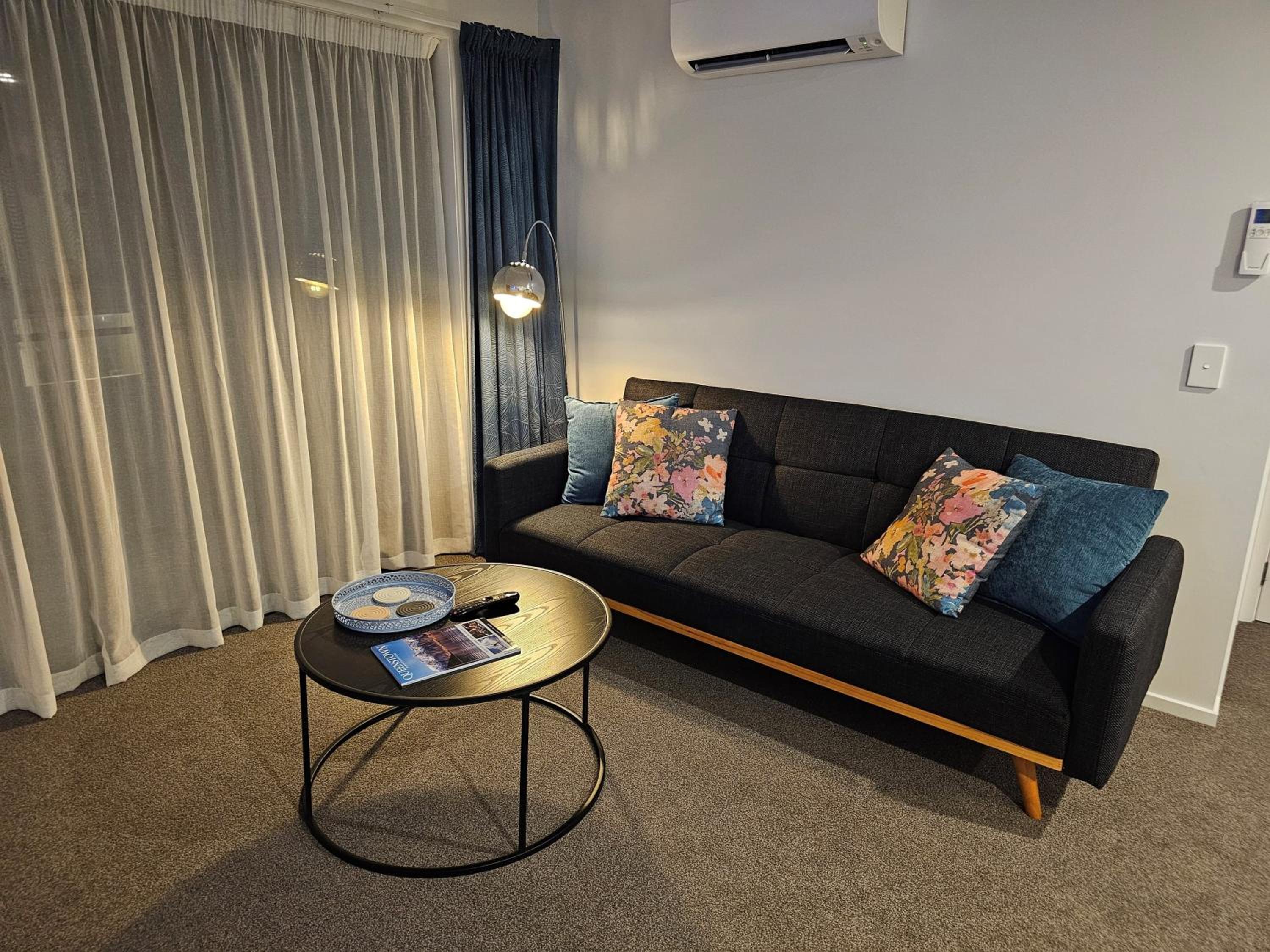 Apartment in the Heart of Queenstown view 2