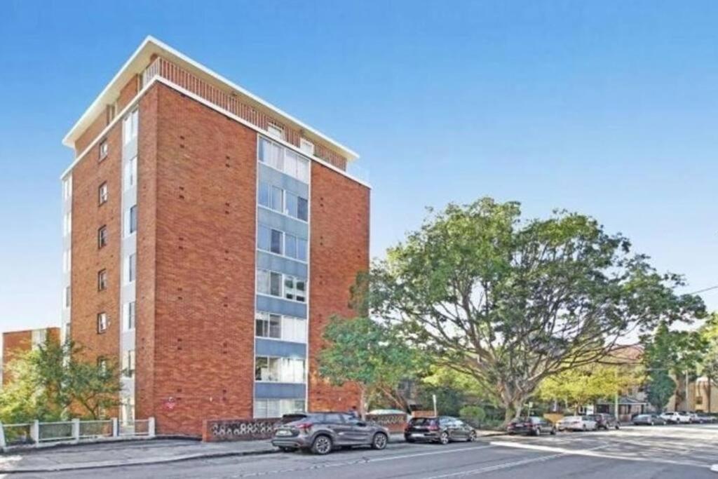 2 Bedroom Water Views Edgecliff Harbour Apartment
