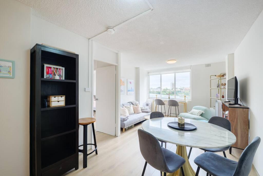 2 Bedroom Water Views Edgecliff Harbour Apartment