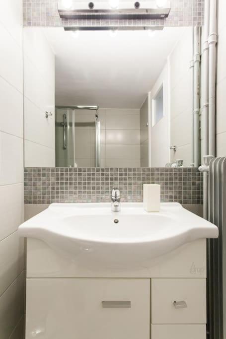 Flat in Athens historic city center @Ipitou str
