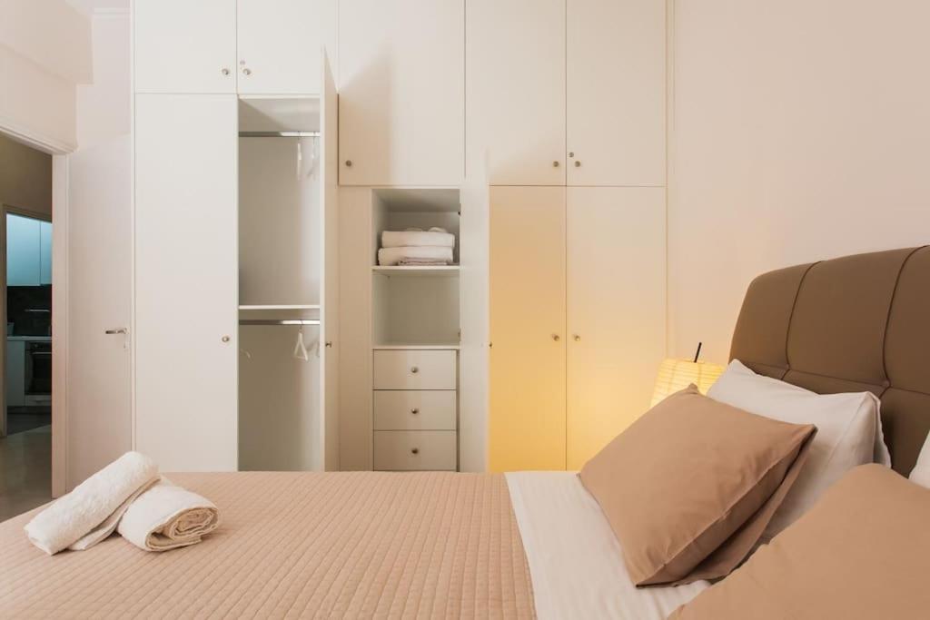 Flat in Athens historic city center @Ipitou str