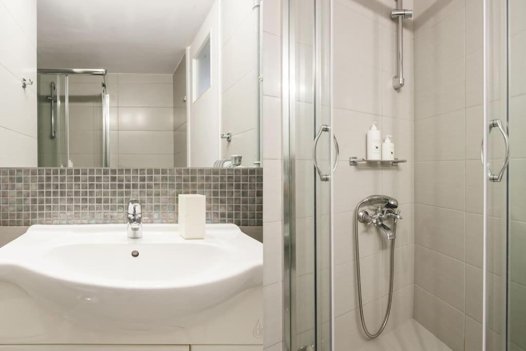 Flat in Athens historic city center @Ipitou str