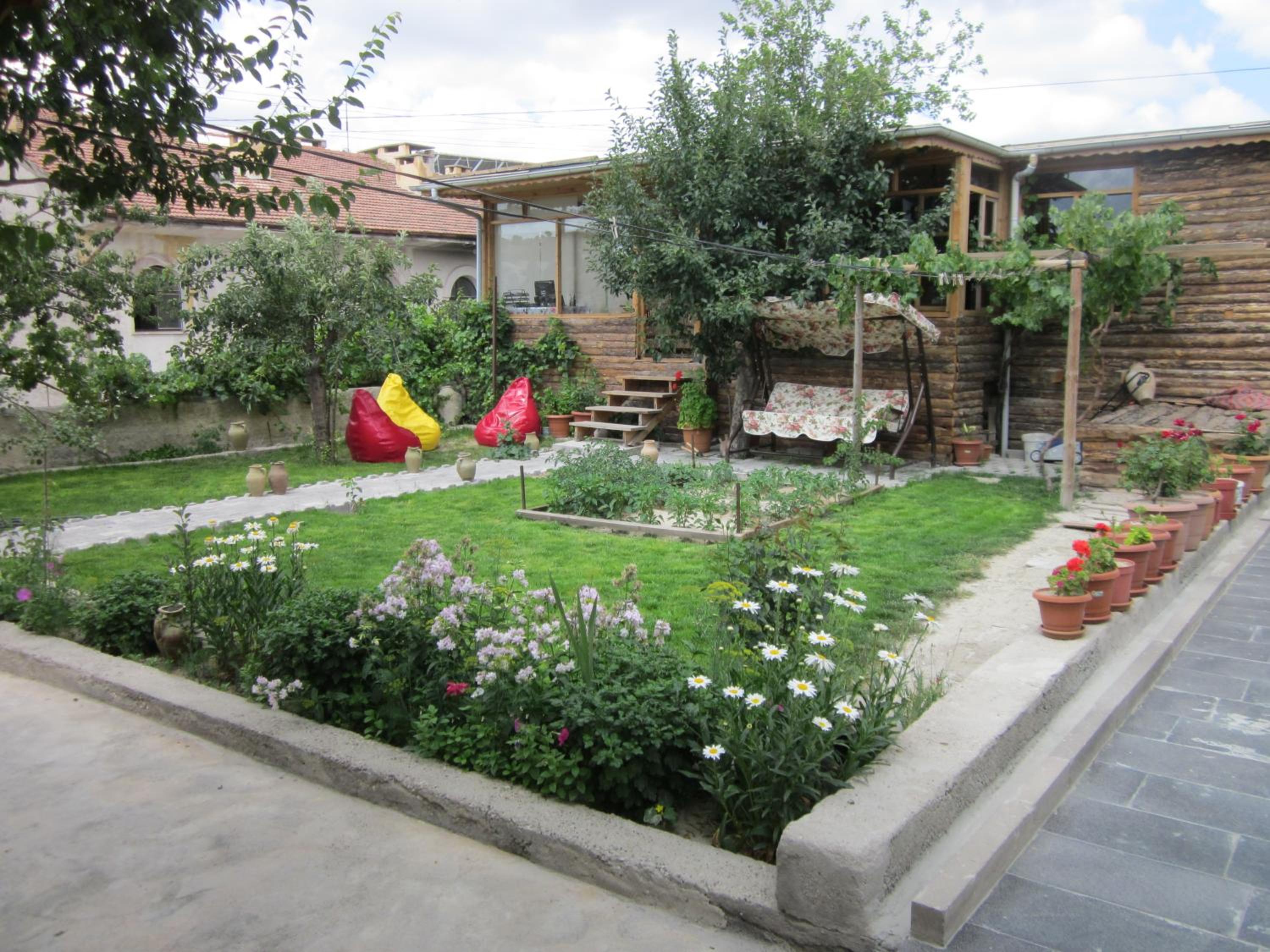 Falcon Cave Suites - Image 12