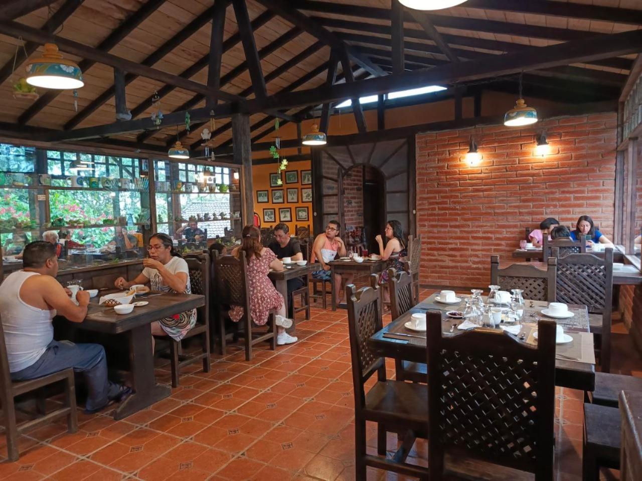Hostería Sapos y Ranas