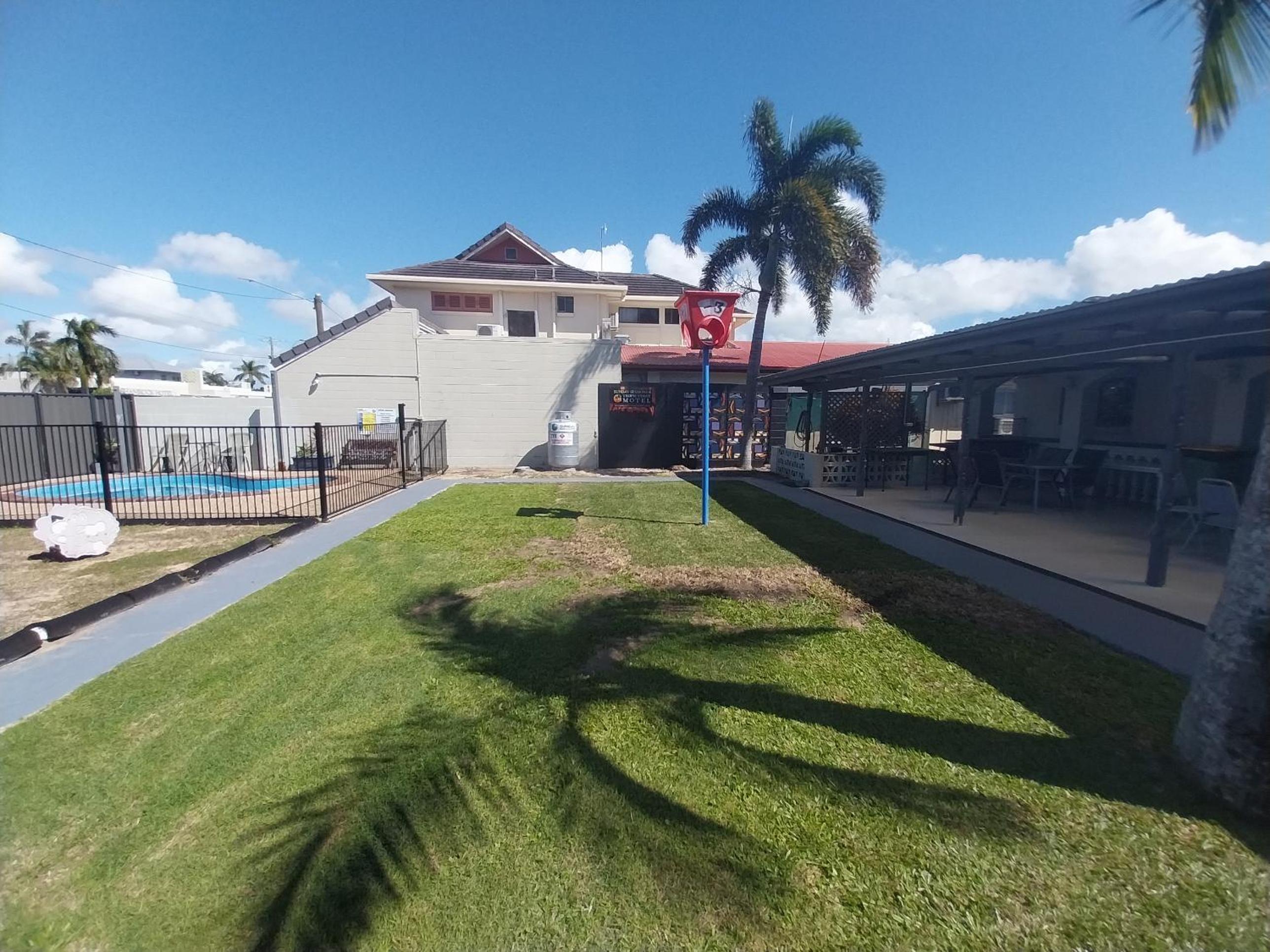 Tropic Coast Motel