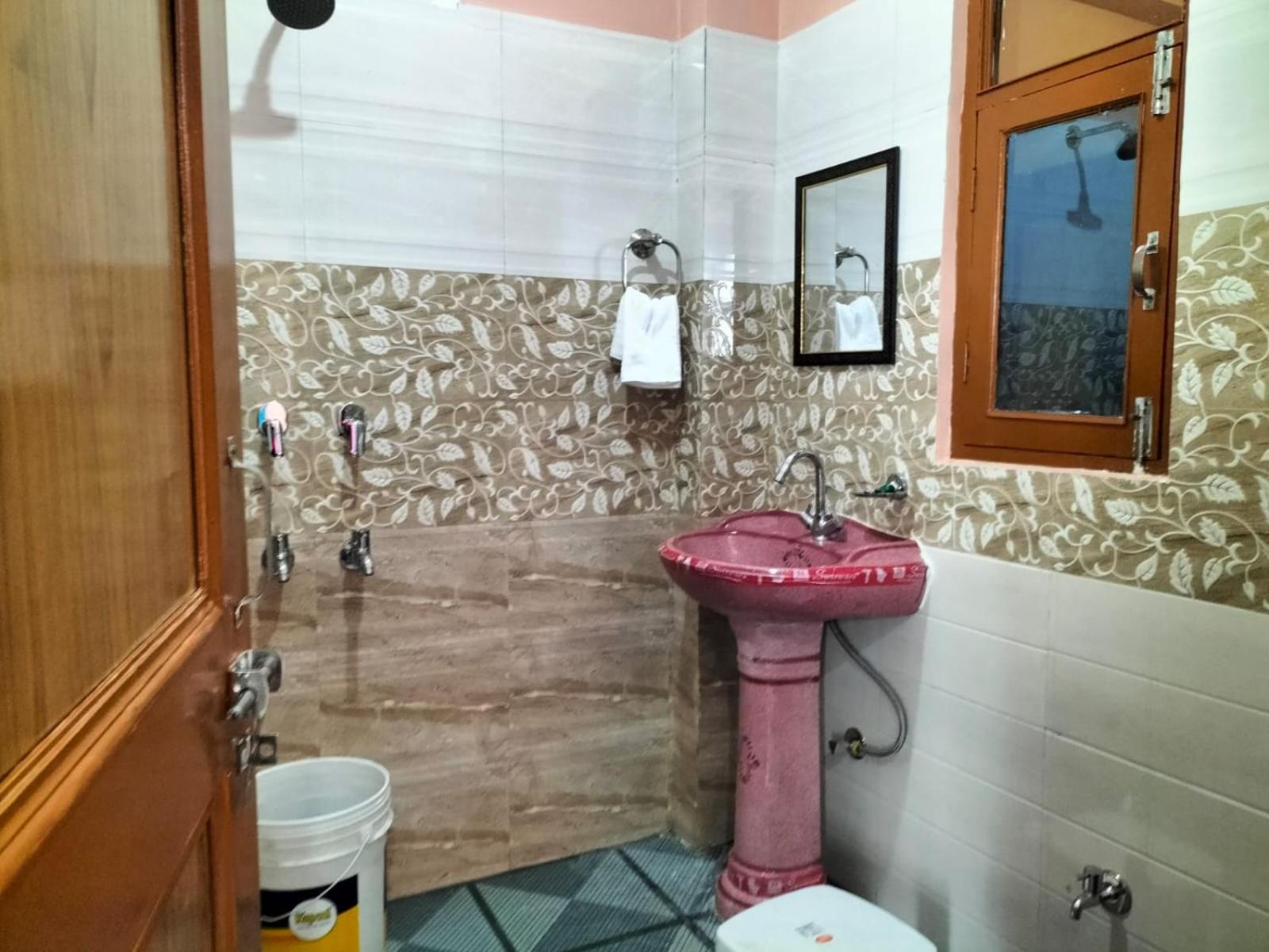Photo 12