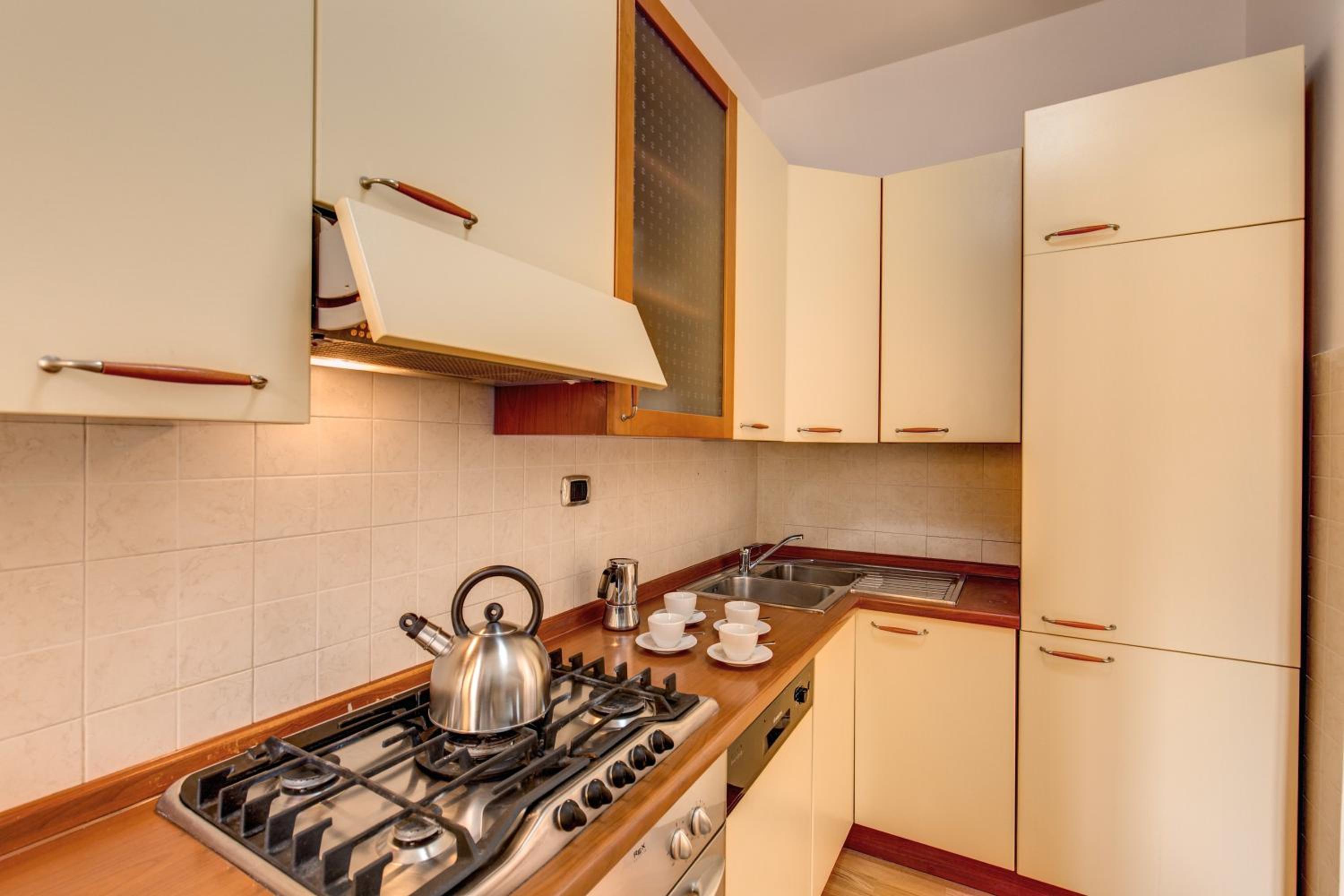 M&L Apartment - Caracalla Holiday