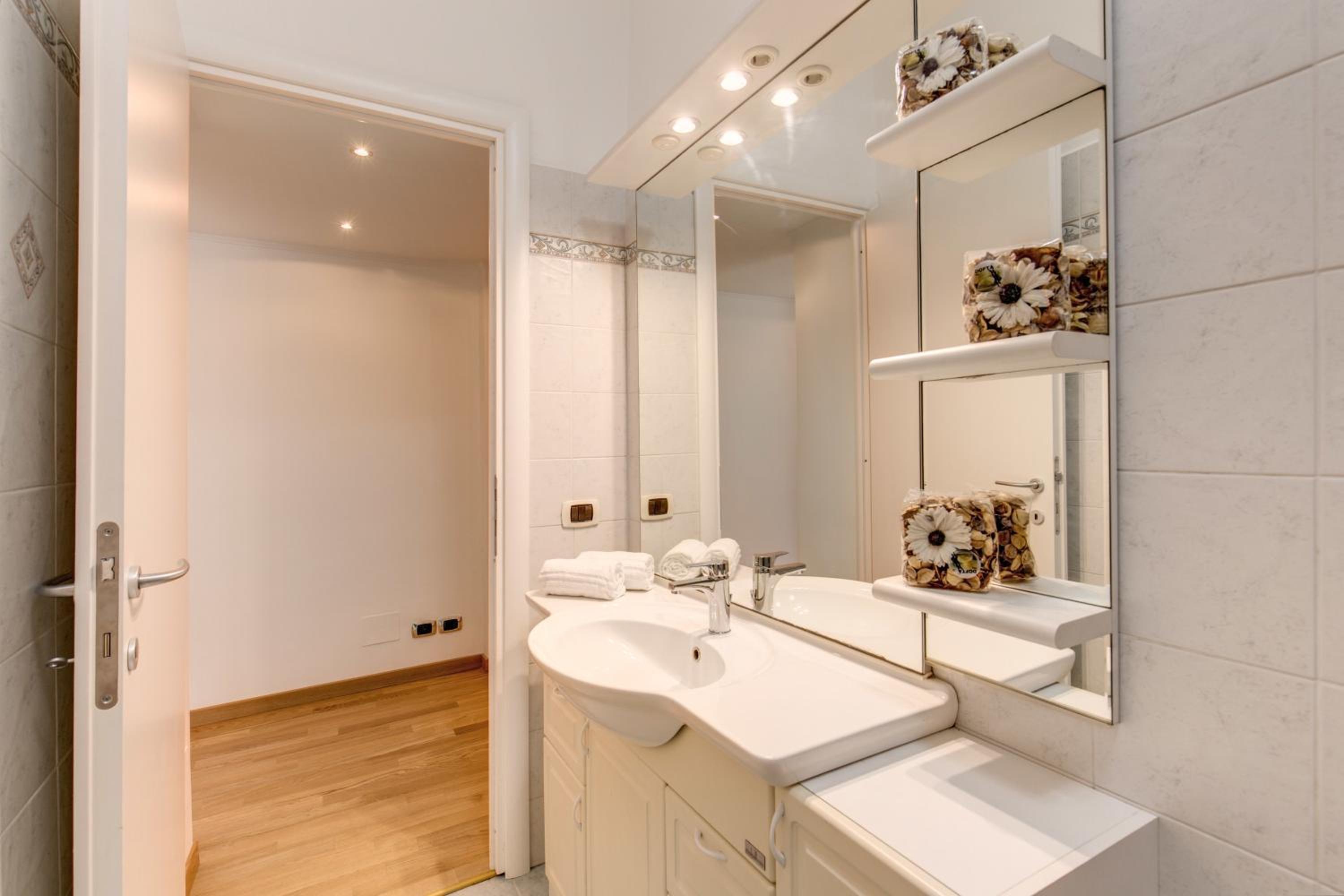 M&L Apartment - Caracalla Holiday