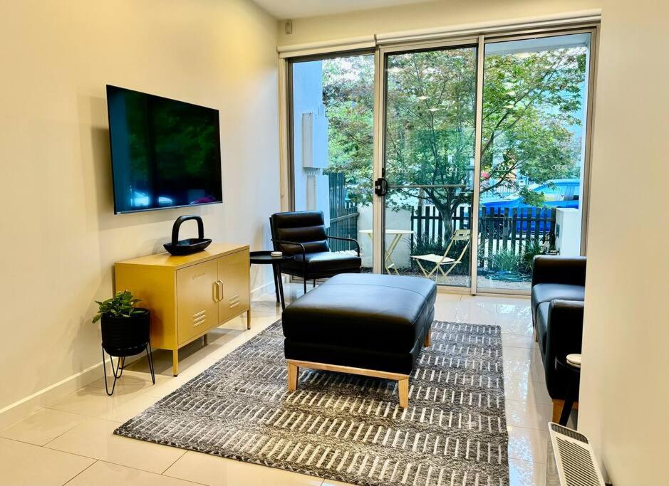 The place to stay in Canberra - parking and wi-fi