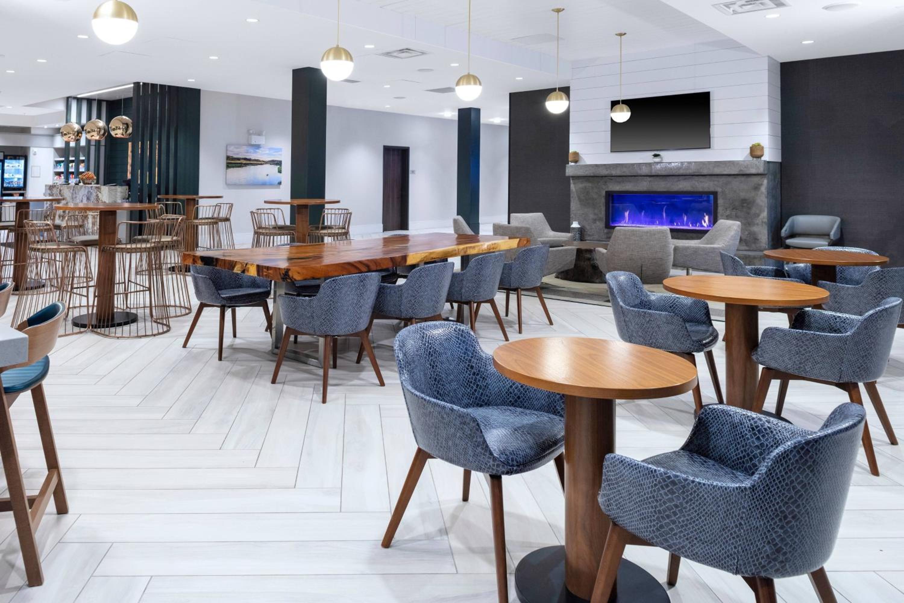 Great Falls Vacations - SpringHill Suites by Marriott Great Falls - Property Image 12