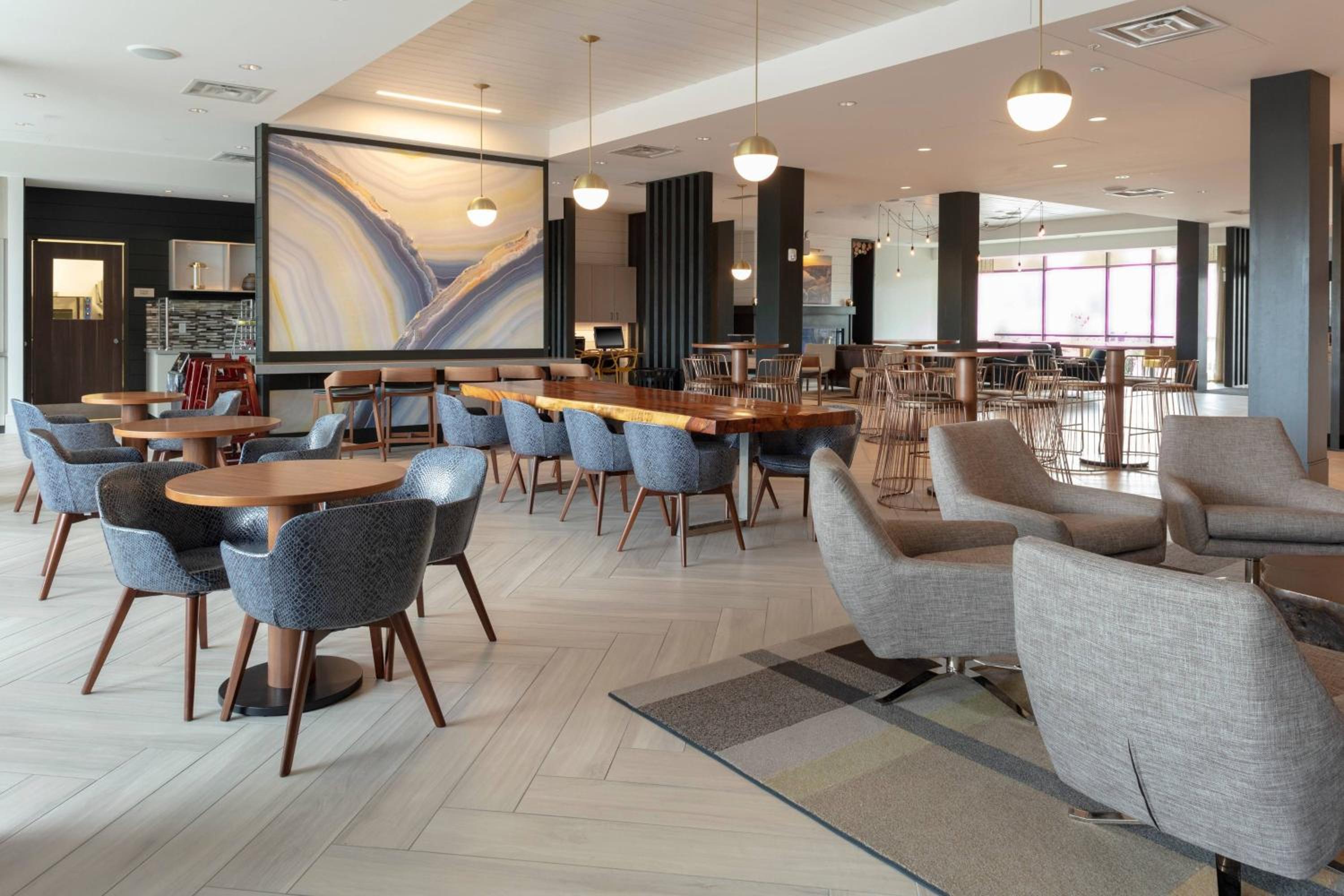 Great Falls Vacations - SpringHill Suites by Marriott Great Falls - Property Image 11