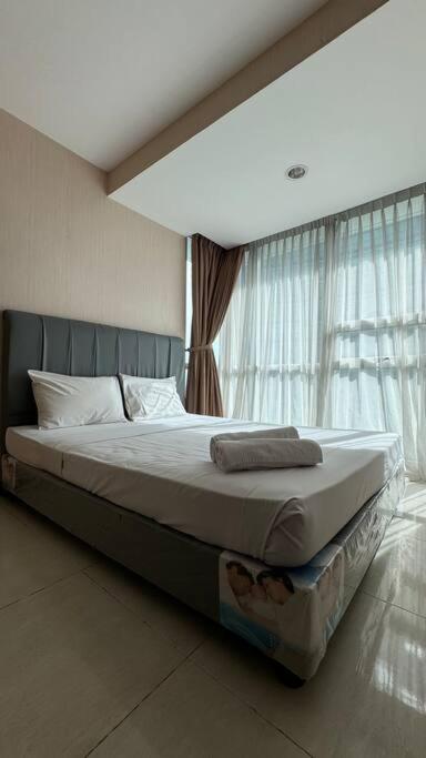Kemang Stylish 2BR Restaurants Prvt Lift Mall Acc view 4