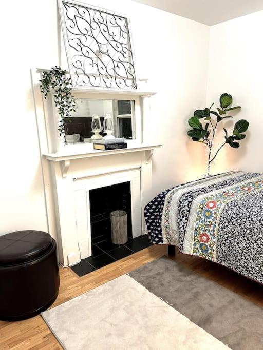 Vintage 2 bed 2 bath suite Distillery District