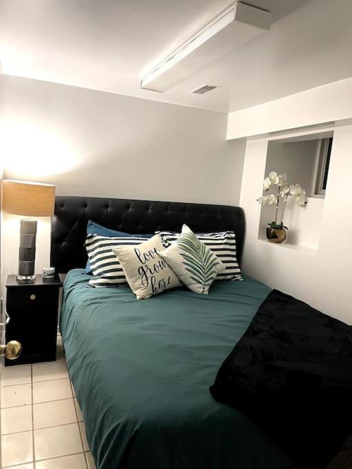 Vintage 2 bed 2 bath suite Distillery District