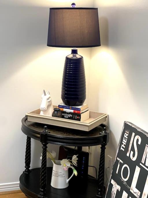 Vintage 2 bed 2 bath suite Distillery District